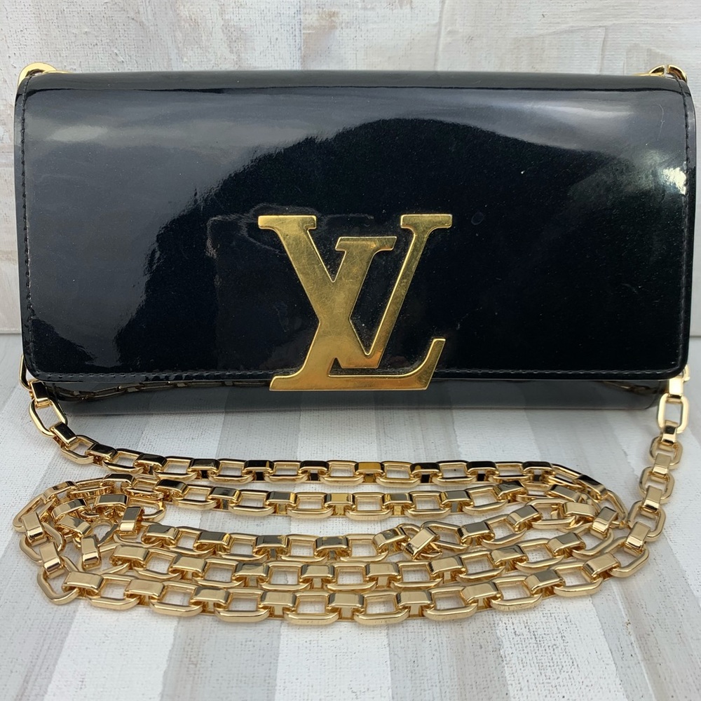 HOLD Louis Vuitton Louise Chained Wallet